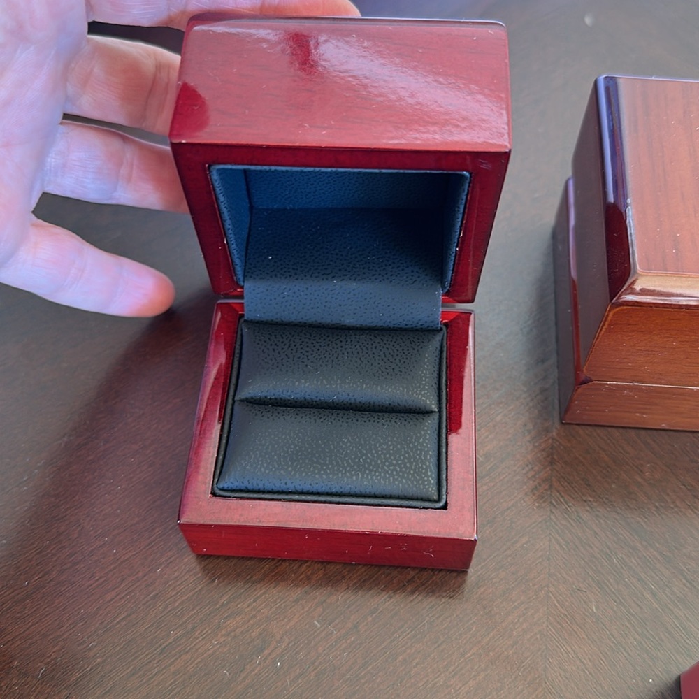 4 ring box - Picture 2 of 6